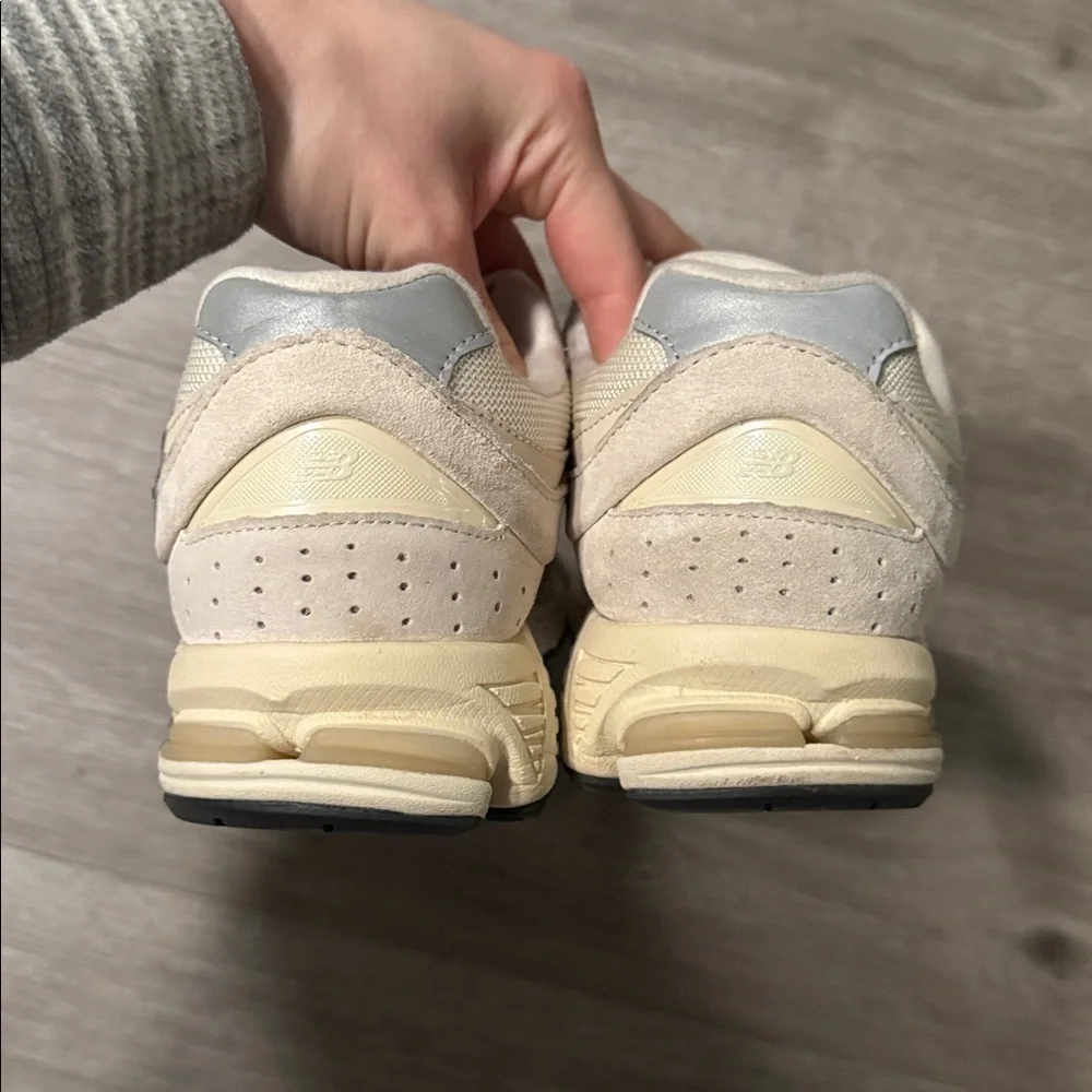 New Balance 2002R — Calm Taupe/Angora/Silver Metalic - Picture 6 of 9